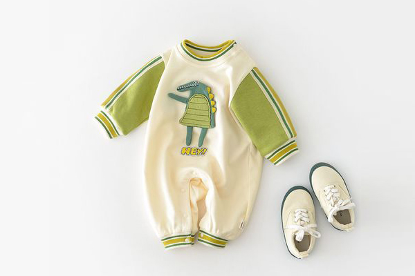 how to choose a baby onesie