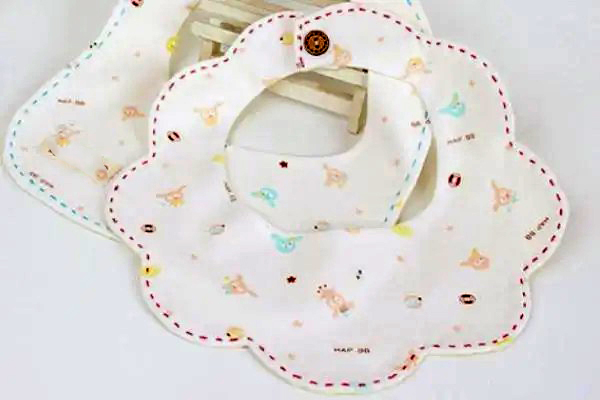 3-4 months baby bib