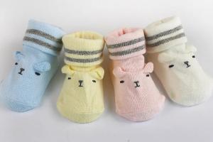 How to choose comfortable socks for the baby